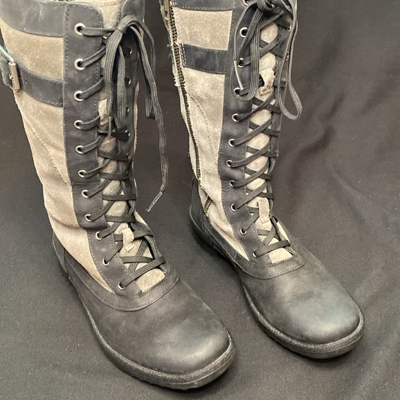 Ugh Brystyl waterproof leather boots - 5 1/2 - Picture 2 of 8